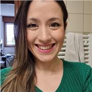 Profesora de inglés apta para primaria, ESO y bachillerato.